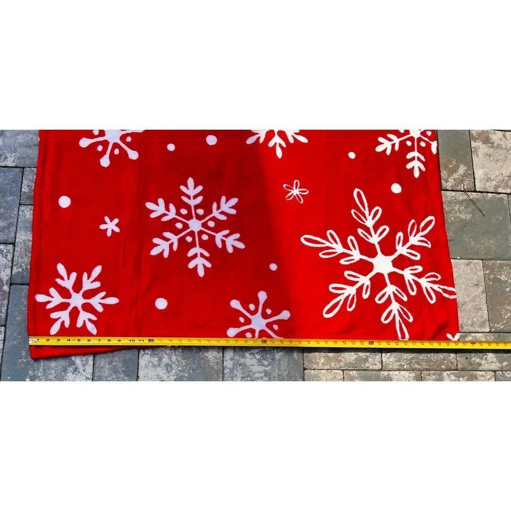 Wondershop Christmas Throw Blanket Snowflakes Snow All Over Print Red